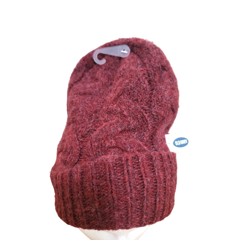 Old Navy Maroon Cable Knit Beanie 66% Acrylic 34% Nylon One‎ Size